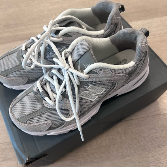New Balance 530 Running Shoes - Picture 1 of 3
